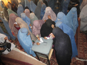 Women voting in Helmand province. Courtesy of Helmand PRT, Lashkar Gah  http://www.flickr.com/phot os/helmandprt/